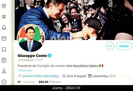 Page Twitter (mai 2020) : Giuseppe Conte, Premier ministre italien Banque D'Images