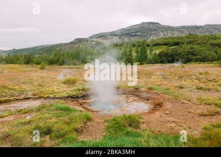 Zone géothermique près de Strokkur sur l'Islande Banque D'Images