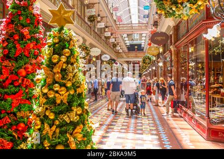 Vue sur l'intérieur du Queen Victoria Building à Noël, Sydney, Nouvelle-Galles du Sud, Australie Banque D'Images