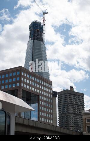 Tour en construction Skyscraper structure de la grue de verre le Shard 32 London Bridge St, Londres SE1 par Renzo Piano Building Workshop Banque D'Images