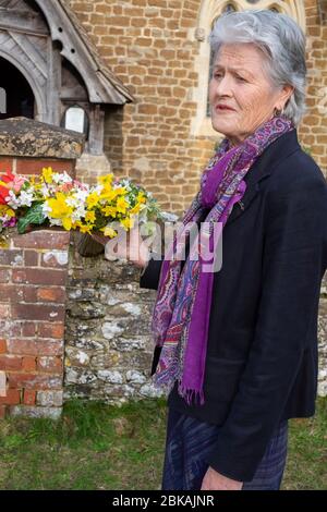 Funérailles dans une église rurale du sud du Royaume-Uni février 2020 Banque D'Images