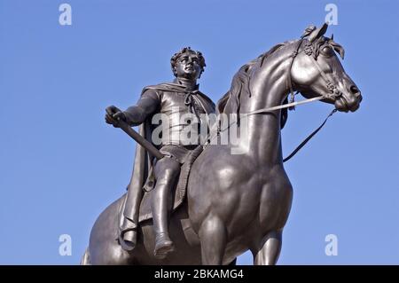 Statue sur la place Trafalgar, Londres du roi George IV (1762-1830). George le quatrième était roi d'Angleterre, d'Écosse et d'Irlande pendant dix ans avant son Banque D'Images