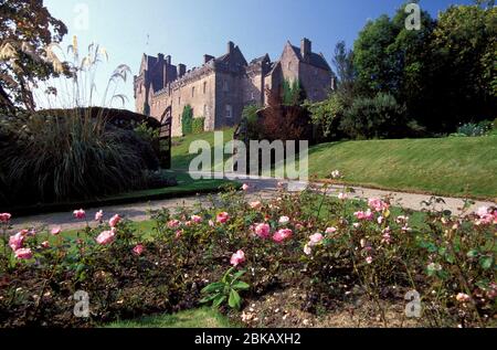 Château de Brodick et jardin de roses Banque D'Images