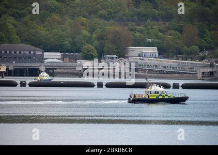 Faslane, Écosse, Royaume-Uni. 3 mai 2020. Photo : le ministère de la Défense (MOD) a interdit à son personnel militaire et civil de parler publiquement des armes nucléaires Trident en Écosse. Les forces armées et les fonctionnaires du Ministère de la Défense nationale ont reçu instruction de ne pas faire de commentaires publics, ni de n'avoir de contact avec les médias, sur des « sujets litigieux » tels que « Trident/successeur » et « Écosse et Défense ». Les instructions ont été condamnées comme un « ordre bâtard digne d'une dictature » par les militants. Crédit : Colin Fisher/Alay Live News Banque D'Images