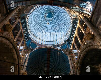 Dôme en verre à l'intérieur de la cathédrale Catedral de Justo Gallego fait à la main pendant des décennies par Justo Gallego Martínez à Mejorada del Campo, Madrid, Espagne, Europe Banque D'Images