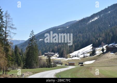Osttirol, Villgraten, Innervillgraten, Villgratental, Lienz, Pustertal, Arntal, Sägewerk, Säge, Scheit, Scheiter, Holz, Holzstoß, Scheiterhaufen, Lahn Banque D'Images