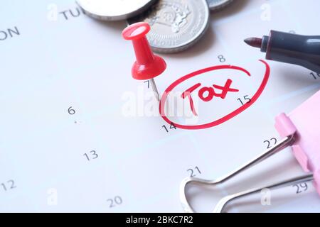 La date d'échéance de taxe aux États-Unis indiquée sur le calendrier Banque D'Images