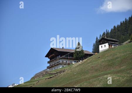 Osttirol, Villgraten, Innervillgraten, Villgratental, Lienz, Pustertal, Lahnberg, Hochberg, Bauernhof, Bergbauernhof, Landwirtschaft, Alm, Wiese, Hang Banque D'Images