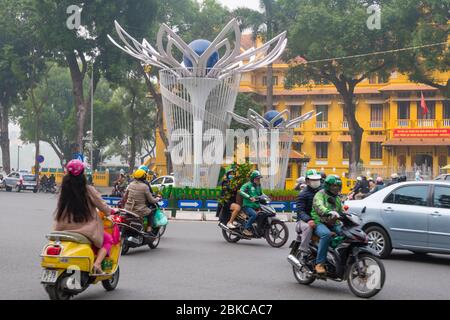 Cay SUA Dep Lang bac, cercle de trafic, Ba Dinh district, Hanoi, Vietnam Banque D'Images