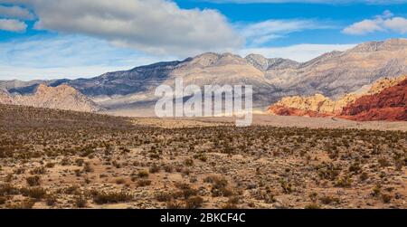 La Madre Mountains Wilderness et la réserve naturelle nationale de Red Rock Canyon au Nevada, près de Las Vegas. Banque D'Images