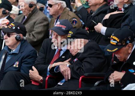 Les anciens combattants de la seconde Guerre mondiale assistent à la 75ème commémoration du jour J le jeudi 6 juin 2019 au cimetière américain de Normandie en Normandie, en France. Le président Trump à la diur75 Banque D'Images