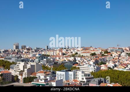 Lisbonne, Portugal Cityscape et Skyline vu du Miradouro de São Pedro de Alcântara Banque D'Images