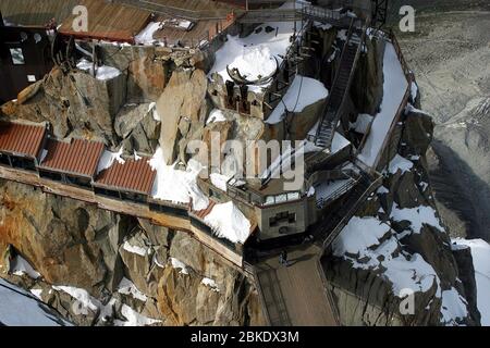 Sommet du Mont aiguille du midi dans les Alpes françaises, France. Banque D'Images