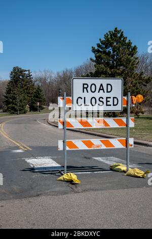 St. Paul, Minnesota. Parc de Phalen. Le gouverneur arrête la circulation des véhicules vers les parcs pour réduire la congestion dans les parcs. Banque D'Images