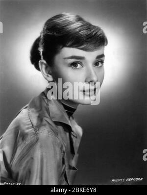 AUDREY HEPBURN 1954 Publicité Portrait de BUD FRAKER for Paramount Pictures Banque D'Images