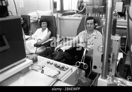 17 mai 1980, Saxe, Leipzig: Au centre de dialyse de l'Université Karl Marx Leipzig. Photo : Volksmar Heinz/dpa-Zentralbild/ZB Banque D'Images