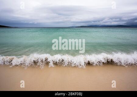 Vagues sur la plage Traigh na h-Uidhe, mauvais temps, Northton, île de Harris, Hébrides extérieures, Écosse, Grande-Bretagne Banque D'Images