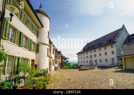 Musée Stadtmuseum (Musée municipal) et Salt House by Untere Hofstatt dans la vieille ville de Brugg, Suisse. Banque D'Images