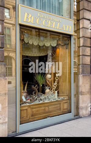 Vitrines de shopping extérieures de la boutique Gianmaria Buccellati sur place Vendome Paris, Paris, France Banque D'Images