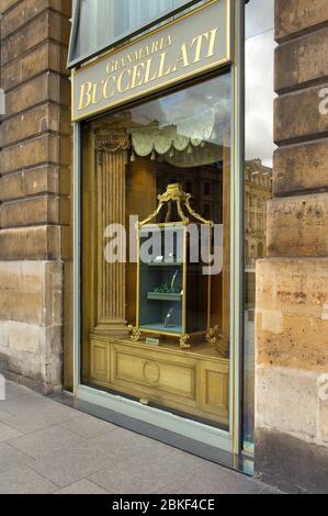 Vitrines de shopping extérieures de la boutique Gianmaria Buccellati sur place Vendome Paris, Paris, France Banque D'Images