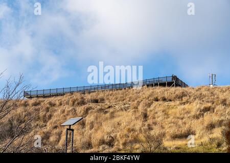 Observation de la prairie de Kusasenri en janvier. Parc national de l'ASO Kuju. Préfecture de Kumamoto, Japon Banque D'Images