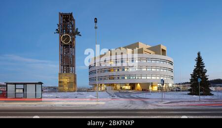 Vue extérieure. Kristalen Kiruna, Kiruna, Suède. Architecte: Henning Larsen, 2018. Banque D'Images