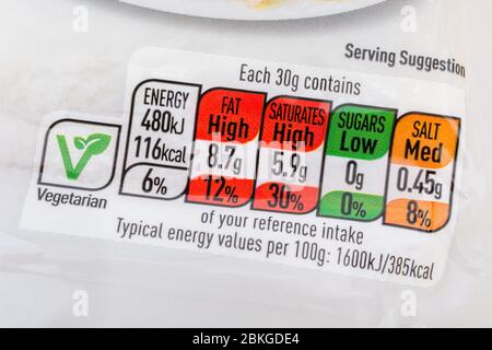 EMBALLAGE alimentaire de MARQUE ASDA propre contenant des informations nutritionnelles, une teneur élevée en matières grasses alimentaires, une teneur en sel. Banque D'Images