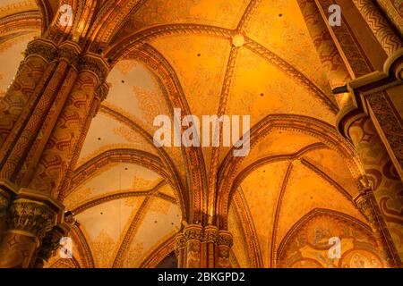 Eglise Matthias - intérieur, Budapest, Hongrie centrale, Hongrie Banque D'Images