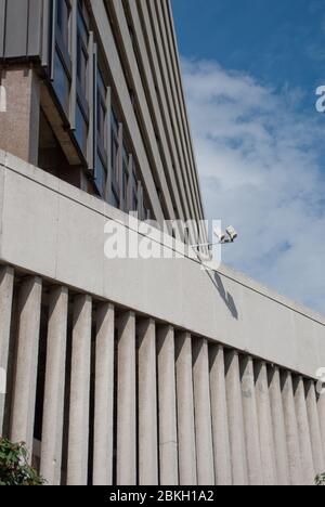 Novotel London West 1 Shortlands Hammersmith International Ctre, Hammersmith, Londres W6 détail architectural fenêtres en béton fins Banque D'Images