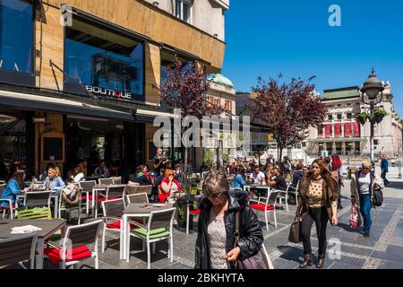 Serbie, Serbie centrale, Belgrade, terrasse de café dans le centre-ville Banque D'Images