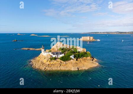 France, Finistère, baie Morlaix, Carantec, île de Louet et château Taureau construit par Vauban au XVIIe siècle (vue aérienne) Banque D'Images