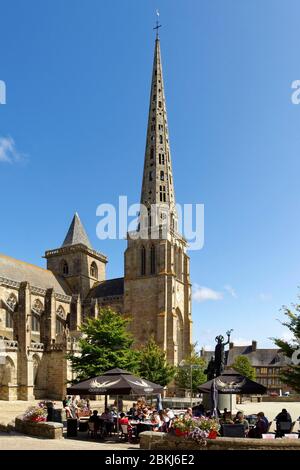 France, Cotes d'Armor, Treguier, Place du Martray, La Cathédrale St Tugdual Banque D'Images