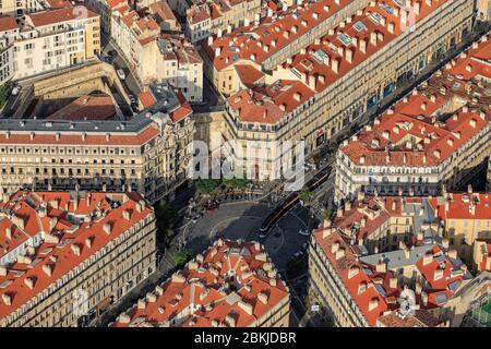 France, Bouches du Rhône, Marseille, 2ème arrondissement, zone euro-méditerranéenne, quartier des Grands Carmes, place Sadi Carnot (vue aérienne) Banque D'Images