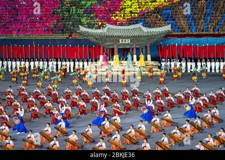 Corée du Nord, Pyongyang, Jeux de masse de la patrie avec 100000 participants au stade IST May Banque D'Images