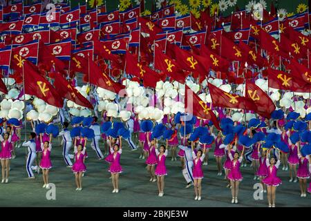 Corée du Nord, Pyongyang, Jeux de masse de la patrie avec 100000 participants au stade IST May Banque D'Images