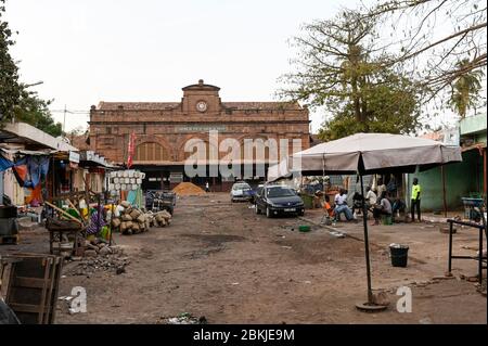 MALI, Bamako, gare, bâtiment colonial de l'époque coloniale française /Bahnhof, koloniales Gebaeude aus der französischen Kolonialzeit, Bahnllie Bamako-Dakar Banque D'Images