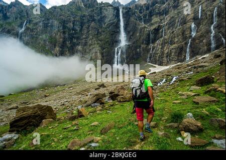 France, Hautes-Pyrénées, Gavarnie-Gèdre, Parc National des Pyrénées, Gavarnie cirque, classée au patrimoine mondial de l'UNESCO, plateau Bellevue Banque D'Images