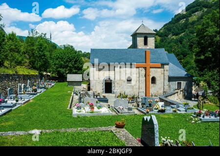 France, Hautes-Pyrénées, Gavarnie-Gèdre, Parc National des Pyrénées, Église notre-Dame du bon-Port, cimetière, tombes des pionniers du pyrénéanisme Banque D'Images