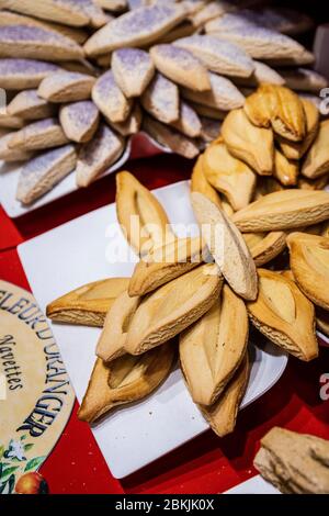 France, Bouches-du-Rhône, Aix-en-Provence, rue Gaston de Saporta, biscuits et confiseries artisanales Péchés Gourmands, biscuits aux Navettes en fleur d'orange Banque D'Images