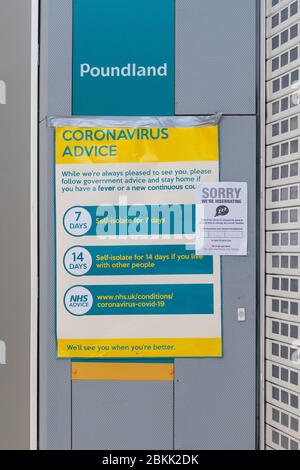 Le magasin Poundland a fermé ses portes pendant le verrouillage en cas de pandémie de coronavirus, Braehead, Glasgow, Écosse, Royaume-Uni Banque D'Images