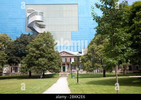 Galerie d'art;art;galerie;Ontario;Canada;Frank Gehry;architecte;galleria;moderne;nouveau;rénové;ajout;parc;extérieur;extérieur;art;peintures;exposant Banque D'Images