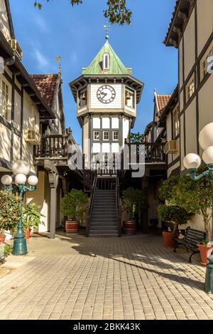 La tour de l'horloge du Wine Valley Inn & Cottages à Solvang, Californie Banque D'Images