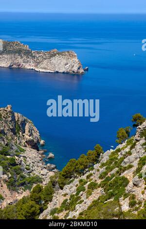 Vue sur Dragonera depuis Reserva Biológica de la Trapa, Sant Elm, Majorque, Iles Baléares, Espagne Banque D'Images