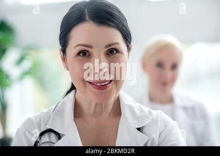 Gros plan sur deux médecins féminins Banque D'Images