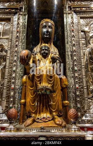 La Moreneta vierge, monastère de Montserrat sur la montagne à Barcelone, Catalogne Banque D'Images