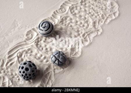 Jeu de sable sensoriel. Concept moderne de jardin zen. Vue de dessus Banque D'Images