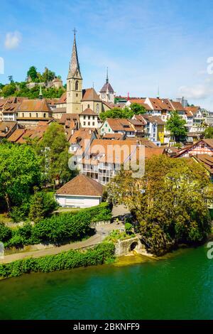 Vue aérienne de la ville suisse de Baden et du paysage environnant, canton d'Argau, Suisse. Banque D'Images