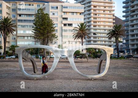 Les dernières heures de vie avant l'enfermement à Cape Town, Afrique du Sud 25 mars 2020. Certains ont fait leur dernière course sur la promenade de Sea point ⁣⁣. L'Afrique du Sud a été enferme pendant 21 jours afin d'empêcher la propagation du nouveau coronavirus, qui est devenu une pandémie mondiale. Banque D'Images