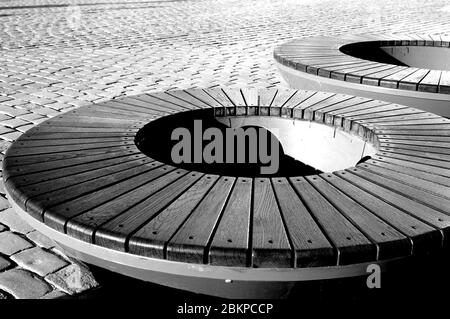 Banc circulaire à Riga, Lettonie Banque D'Images