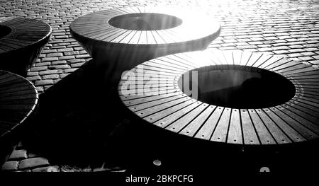 Banc circulaire à Riga, Lettonie Banque D'Images